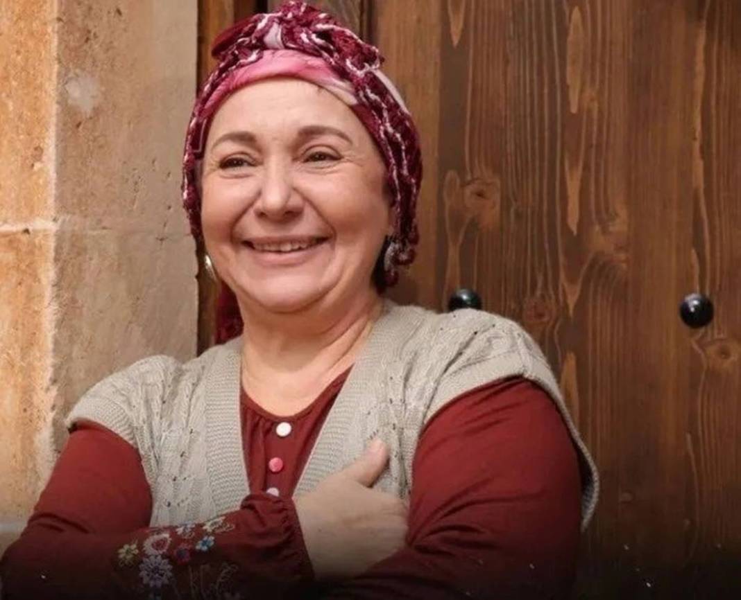 Şener Şen'in kız kardeşi meğer o meşhur dizinin oyuncusuymuş! Televizyon ekranlarının tanınan yüzlerinden 6